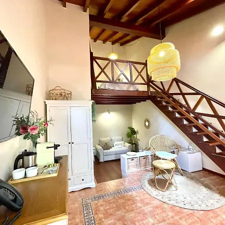 Romantic Deluxe Suite, Heated Pool, Wifi, Mountain View In La Esperanza * Santa Cruz de Tenerife