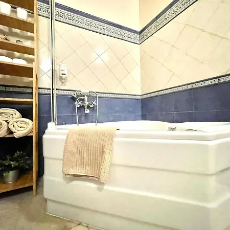 Romantic Deluxe Suite, Heated Pool, Wifi, Mountain View In La Esperanza